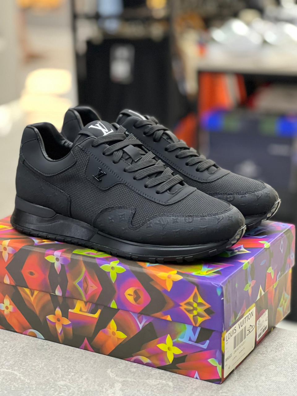 LOUIS VUITTON NEGROS 1.1